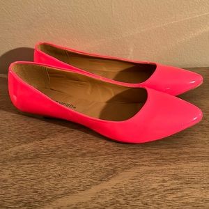NWOT Cityclassified hot pink glossy flats